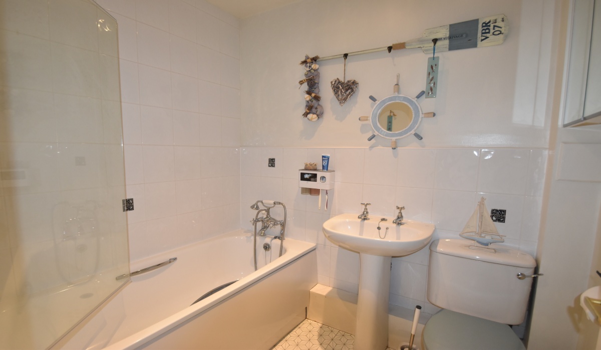 3 Easter Inch Steadings, Bathgate, West Lothian, 3 Bedrooms Bedrooms, ,3 BathroomsBathrooms,Terraced,For Sale,1333