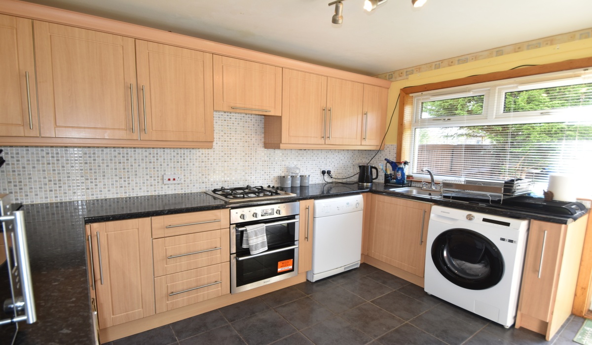 98 Sedgebank, Livingston, 3 Bedrooms Bedrooms, ,1 BathroomBathrooms,End Terraced Villa,Under offer,Sedgebank,1339