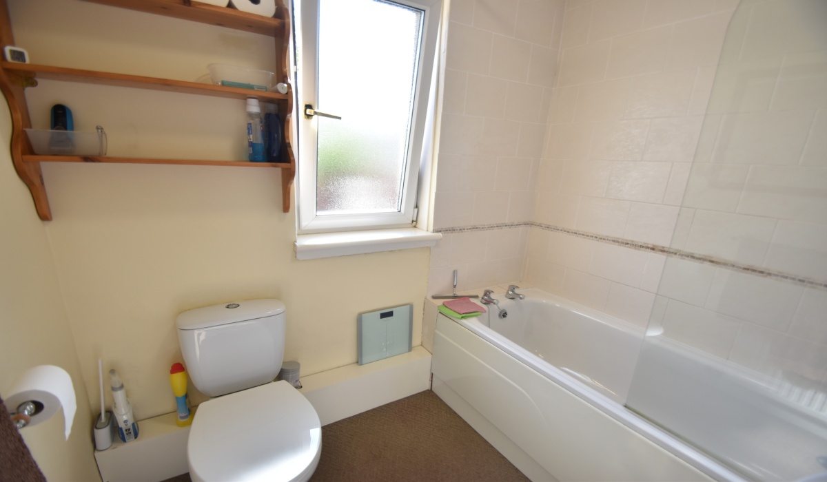 233 Dean Road, Bo'ness, West Lothian, 2 Bedrooms Bedrooms, ,1 BathroomBathrooms,Semi Detached Villa,For Sale,Dean Road,1432