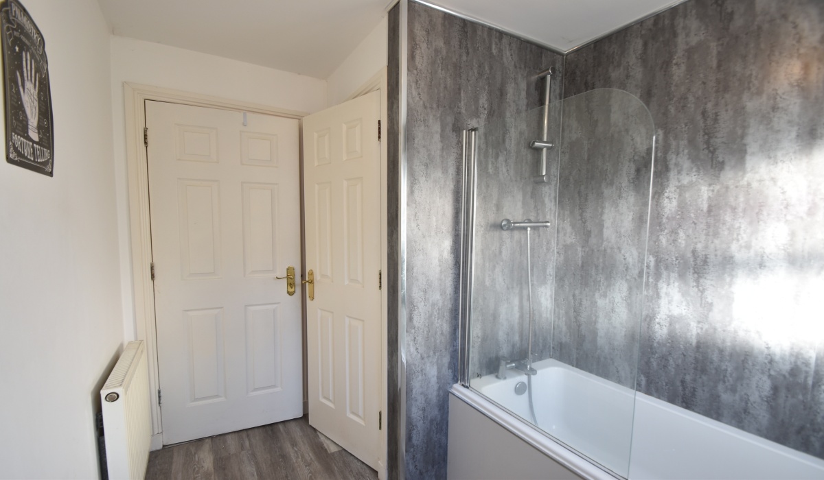 35 Burnvale Place, Livingston, EH54 6GD, 2 Bedrooms Bedrooms, ,1 BathroomBathrooms,Flat,For Sale,35 Burnvale Place, Livingston, EH54 6GD,1438