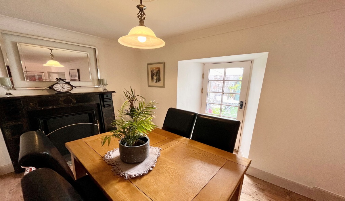45 Main Street, Kirknewton, 3 Bedrooms Bedrooms, ,1 BathroomBathrooms,Cottage,For Sale,45 Main Street,1447