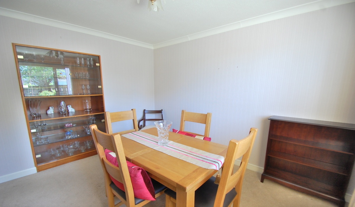 4 Mellock Gardens, Falkirk, Falkirk, 4 Bedrooms Bedrooms, ,2 BathroomsBathrooms,Semi Detached Villa,For Sale,4 Mellock Gardens,1448