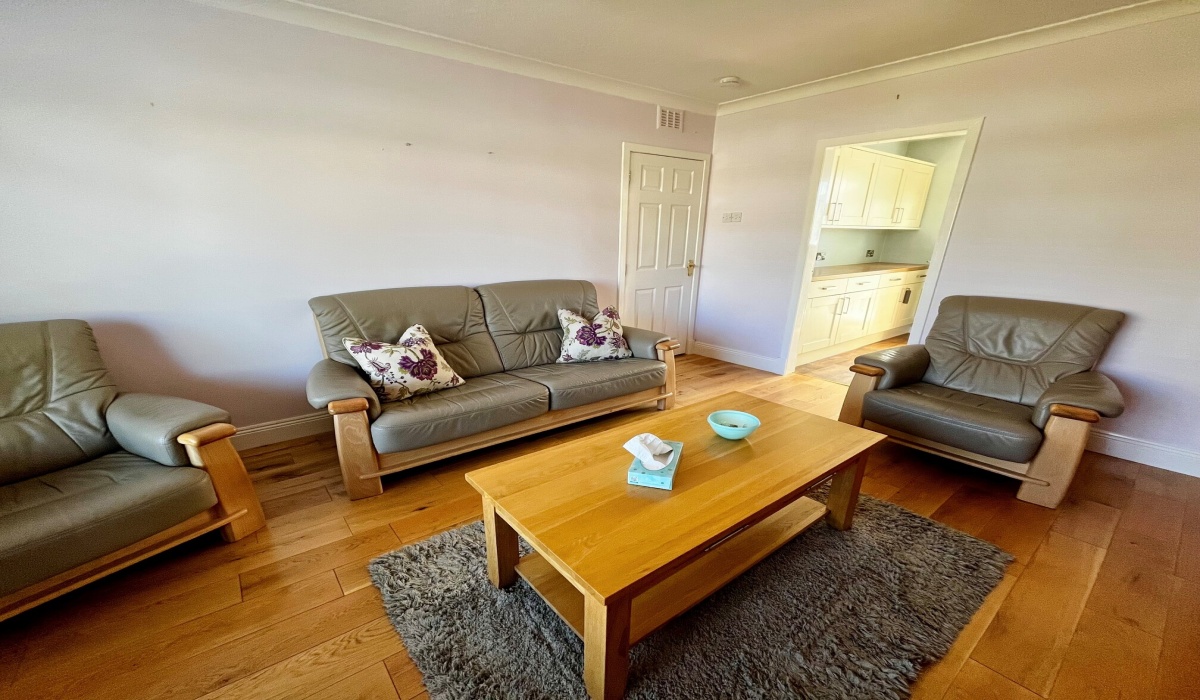 4 Mellock Gardens, Falkirk, Falkirk, 4 Bedrooms Bedrooms, ,2 BathroomsBathrooms,Semi Detached Villa,For Sale,4 Mellock Gardens,1448