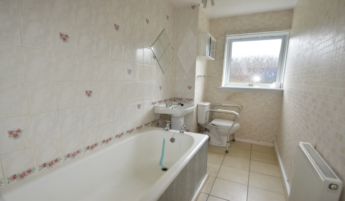 41 Calgary Avenue, Livingston, Howden, 3 Bedrooms Bedrooms, ,1 BathroomBathrooms,Apartment,Under offer,41 Calgary Avenue,1459
