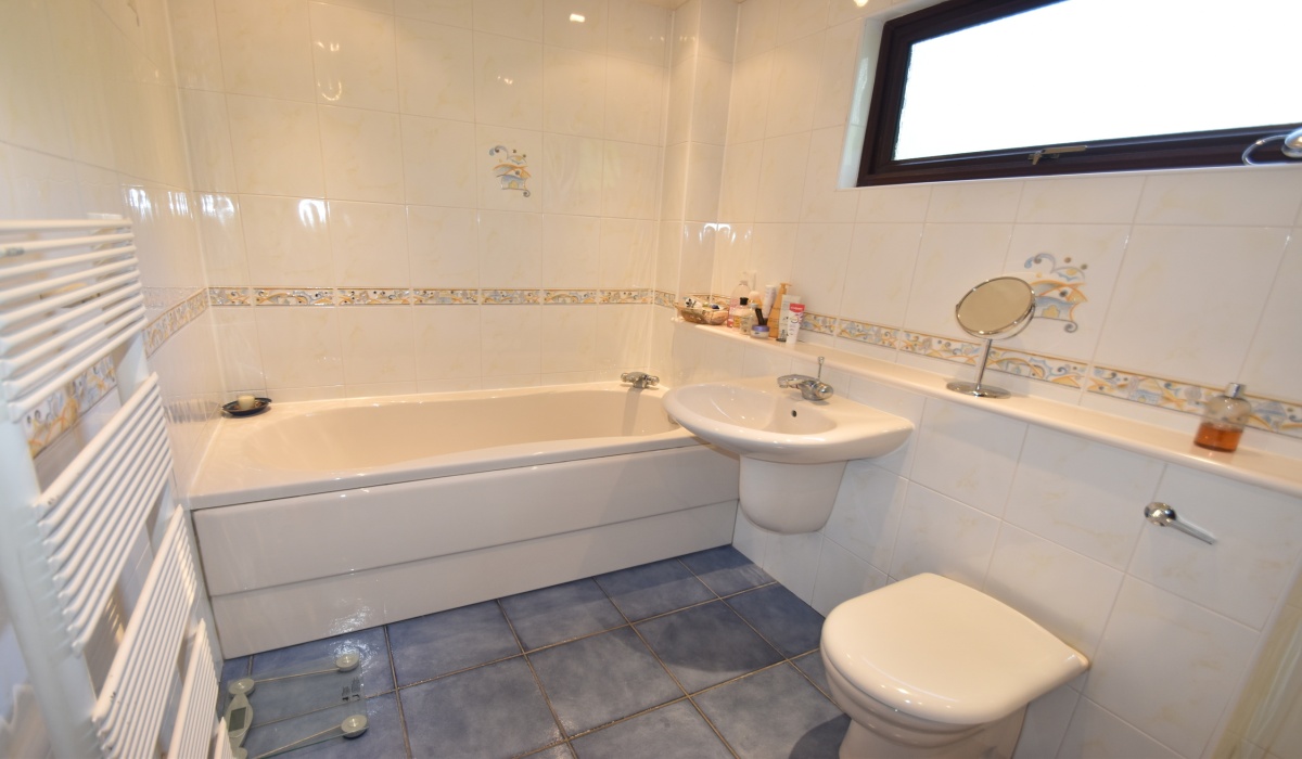 14 Howieson Green, Uphall, Broxburn, 4 Bedrooms Bedrooms, ,2 BathroomsBathrooms,Detached,Under offer,Howieson Green,1468