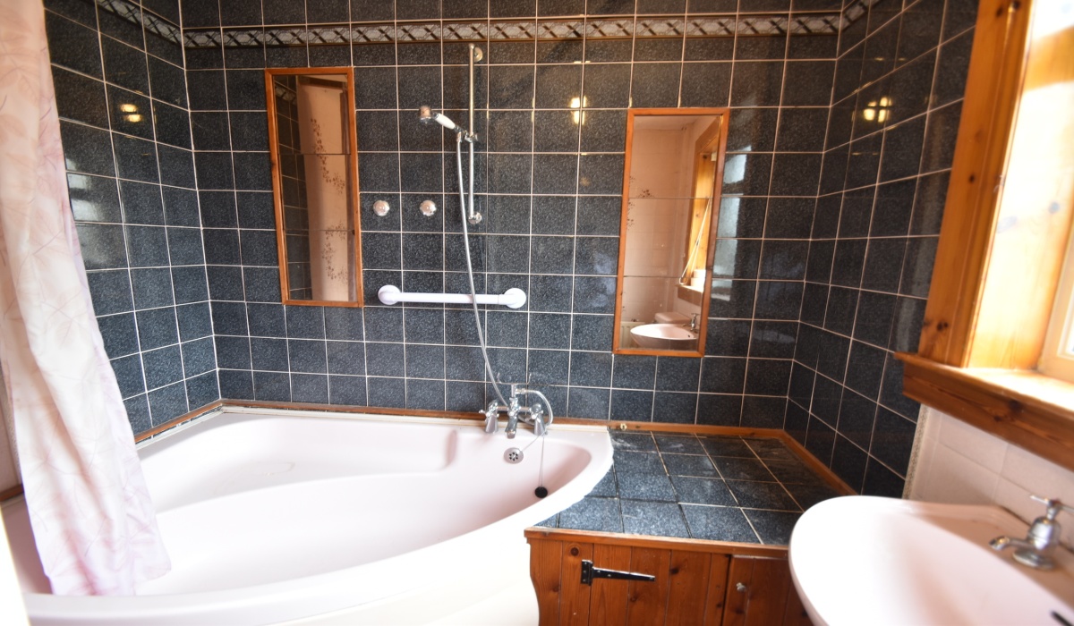 26 Strathbrock Place, Broxburn, EH52 6BN, West Lothian, 2 Bedrooms Bedrooms, ,1 BathroomBathrooms,Cottage,Under offer,26 Strathbrock Place, Broxburn, EH52 6BN,1471