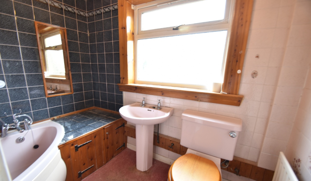 26 Strathbrock Place, Broxburn, EH52 6BN, West Lothian, 2 Bedrooms Bedrooms, ,1 BathroomBathrooms,Cottage,Under offer,26 Strathbrock Place, Broxburn, EH52 6BN,1471