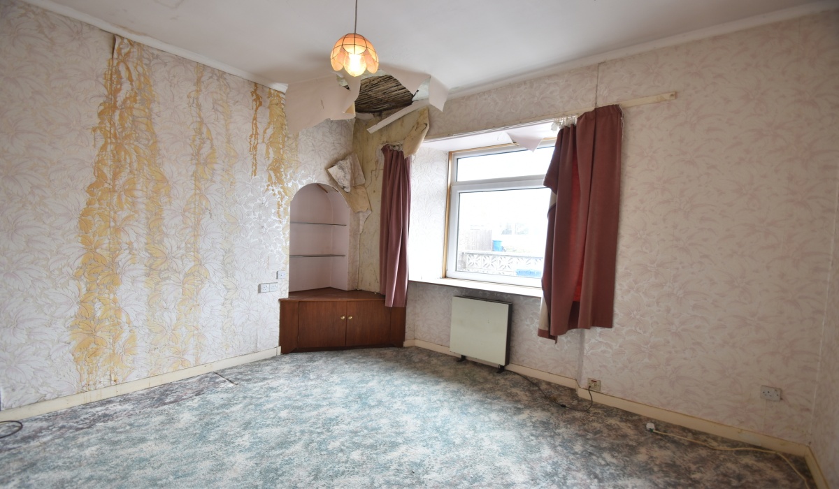 26 Strathbrock Place, Broxburn, EH52 6BN, West Lothian, 2 Bedrooms Bedrooms, ,1 BathroomBathrooms,Cottage,Under offer,26 Strathbrock Place, Broxburn, EH52 6BN,1471