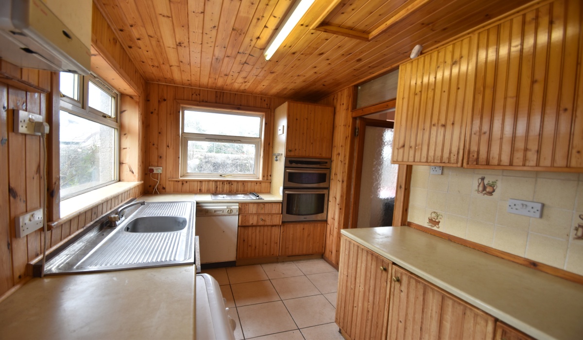 26 Strathbrock Place, Broxburn, EH52 6BN, West Lothian, 2 Bedrooms Bedrooms, ,1 BathroomBathrooms,Cottage,Under offer,26 Strathbrock Place, Broxburn, EH52 6BN,1471