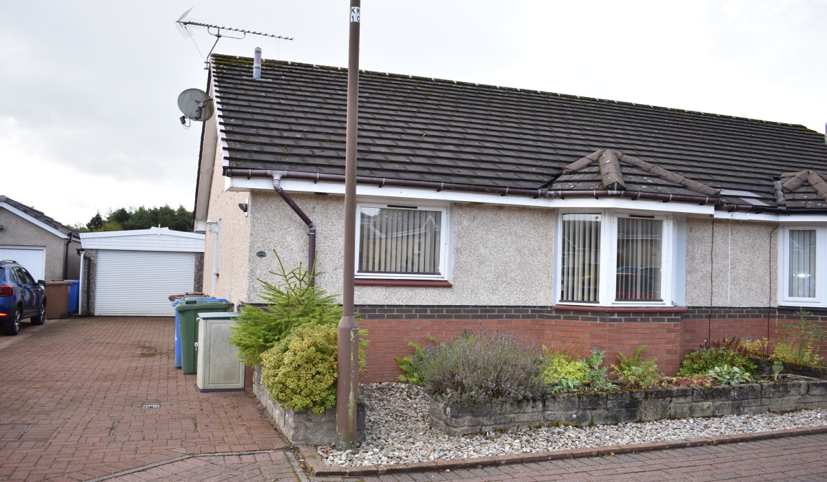 34 Goldpark Place, Livingston, 2 Bedrooms Bedrooms, ,1 BathroomBathrooms,Detached Bungalow,Under offer,Goldpark Place,1475