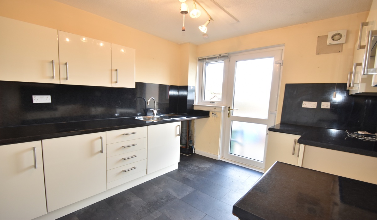 6 Heatherpark, Seafield, EH47 7BY, 3 Bedrooms Bedrooms, ,1 BathroomBathrooms,Semi Detached Villa,For Sale,6 Heatherpark, Seafield, EH47 7BY,1476
