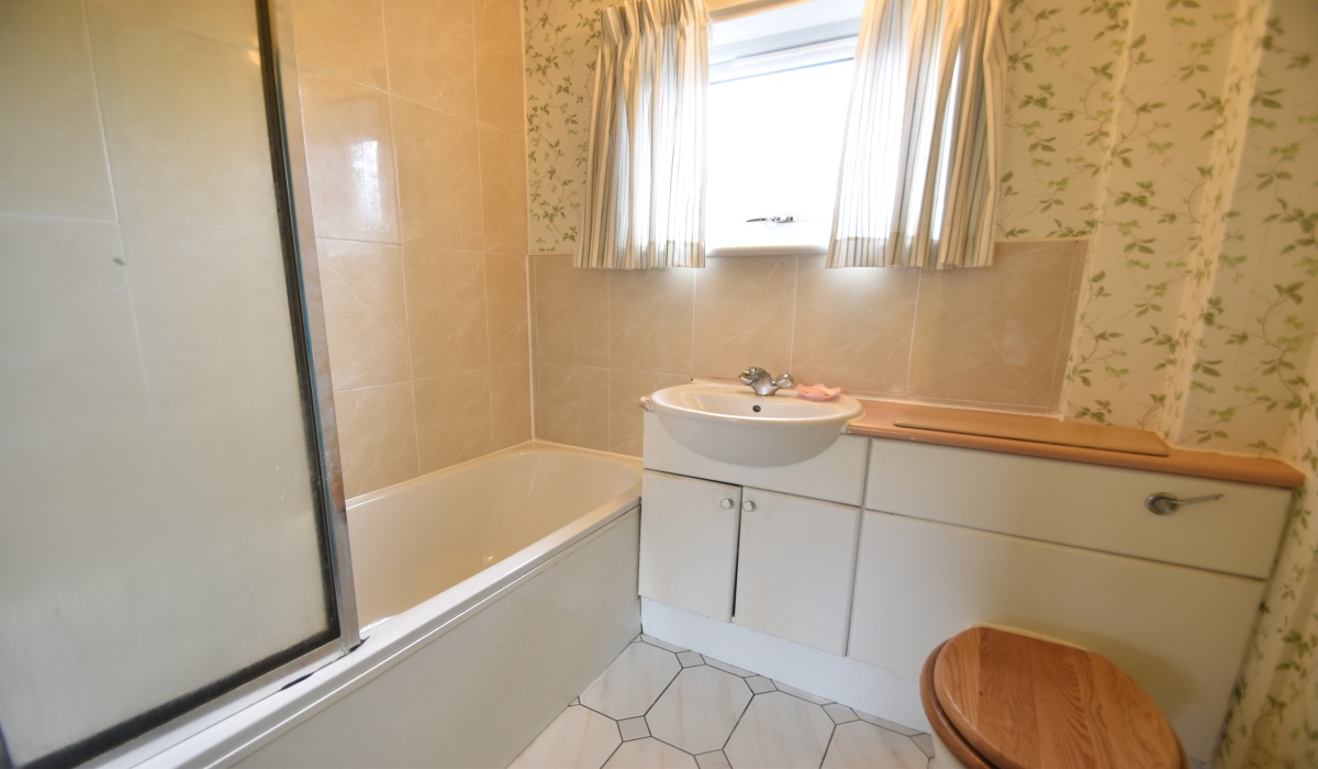 115 Barclay Way, Livingston, 3 Bedrooms Bedrooms, ,1 BathroomBathrooms,End Terraced Villa,For Sale,Barclay Way,1484