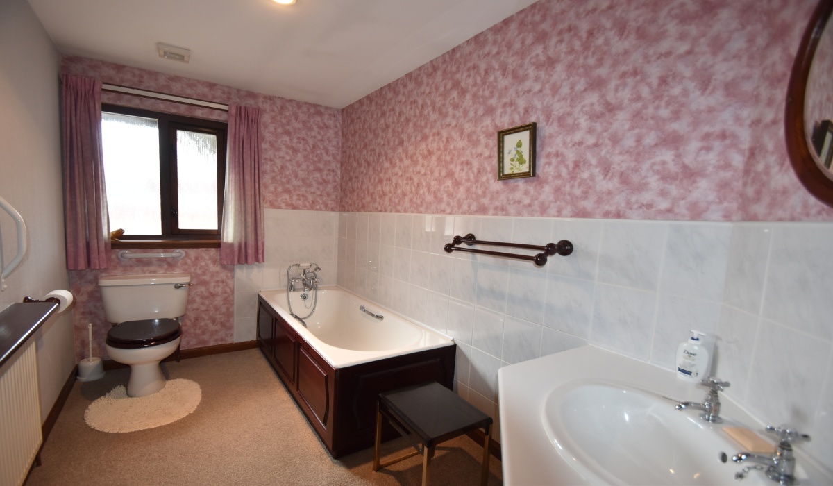 18 Badgerwood, Dechmont, Broxburn, 3 Bedrooms Bedrooms, ,2 BathroomsBathrooms,Detached Bungalow,For Sale,Badgerwood,1487