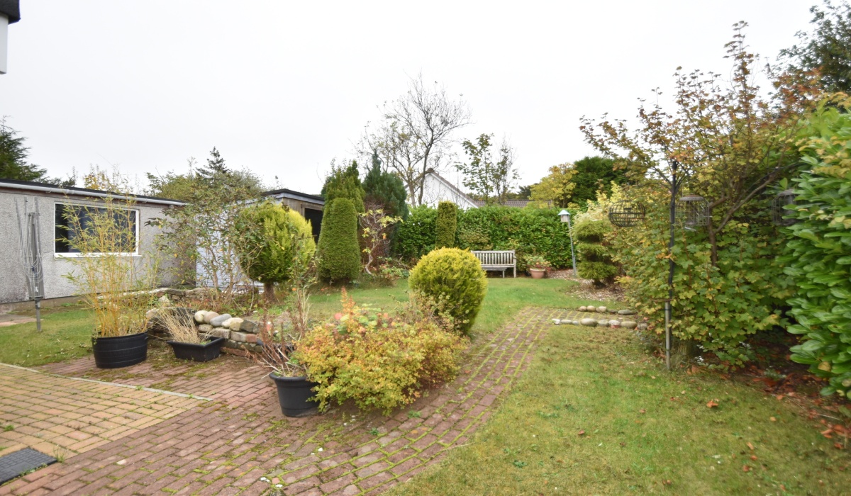 6 Murieston Way, Murieston, Livingston, EH54 9AR, 4 Bedrooms Bedrooms, ,2 BathroomsBathrooms,Detached Bungalow,For Sale,6 Murieston Way, Murieston, Livingston, EH54 9AR,1495