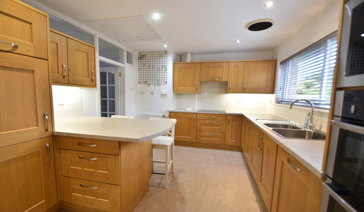 6 Murieston Way, Murieston, Livingston, EH54 9AR, 4 Bedrooms Bedrooms, ,2 BathroomsBathrooms,Detached Bungalow,For Sale,6 Murieston Way, Murieston, Livingston, EH54 9AR,1495