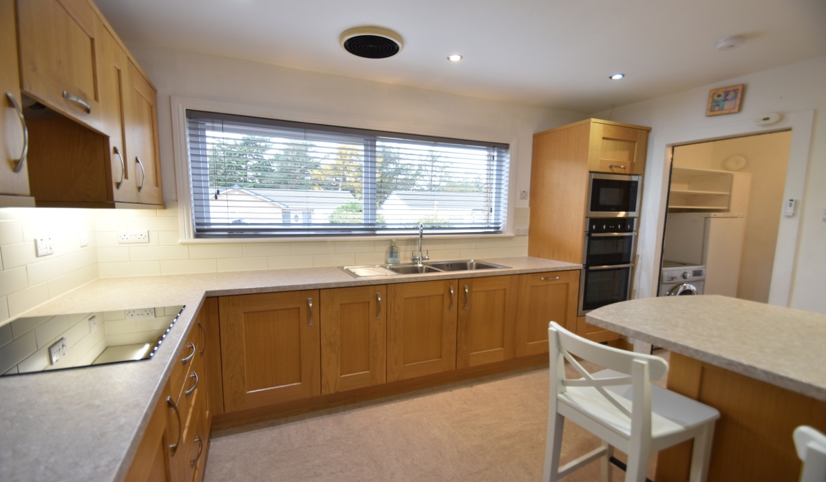 6 Murieston Way, Murieston, Livingston, EH54 9AR, 4 Bedrooms Bedrooms, ,2 BathroomsBathrooms,Detached Bungalow,For Sale,6 Murieston Way, Murieston, Livingston, EH54 9AR,1495