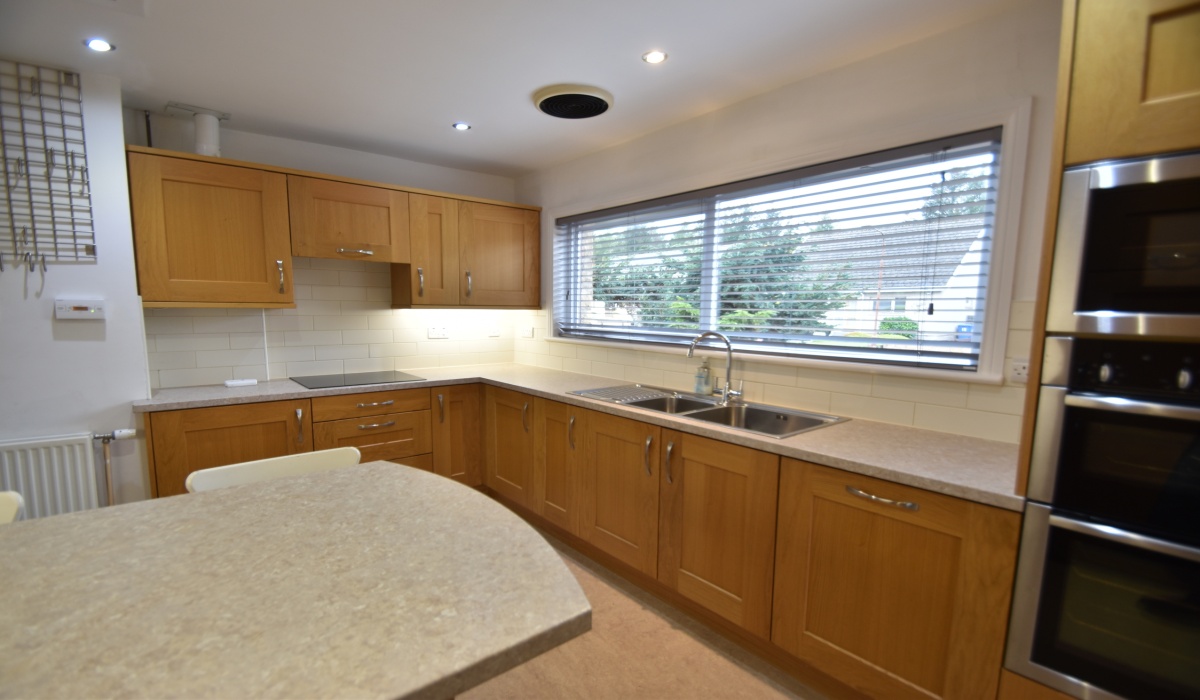 6 Murieston Way, Murieston, Livingston, EH54 9AR, 4 Bedrooms Bedrooms, ,2 BathroomsBathrooms,Detached Bungalow,For Sale,6 Murieston Way, Murieston, Livingston, EH54 9AR,1495