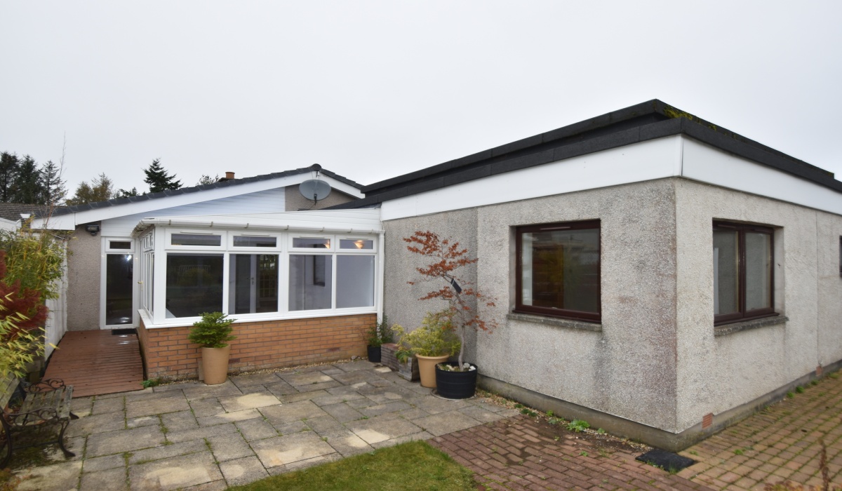 6 Murieston Way, Murieston, Livingston, EH54 9AR, 4 Bedrooms Bedrooms, ,2 BathroomsBathrooms,Detached Bungalow,For Sale,6 Murieston Way, Murieston, Livingston, EH54 9AR,1495