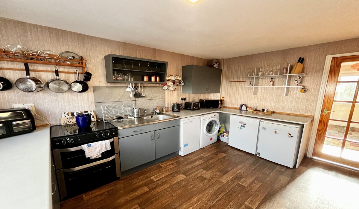 230 Norman Rise, Livingston, 2 Bedrooms Bedrooms, ,1 BathroomBathrooms,Mid Terraced Villa,For Sale,Norman Rise,1500