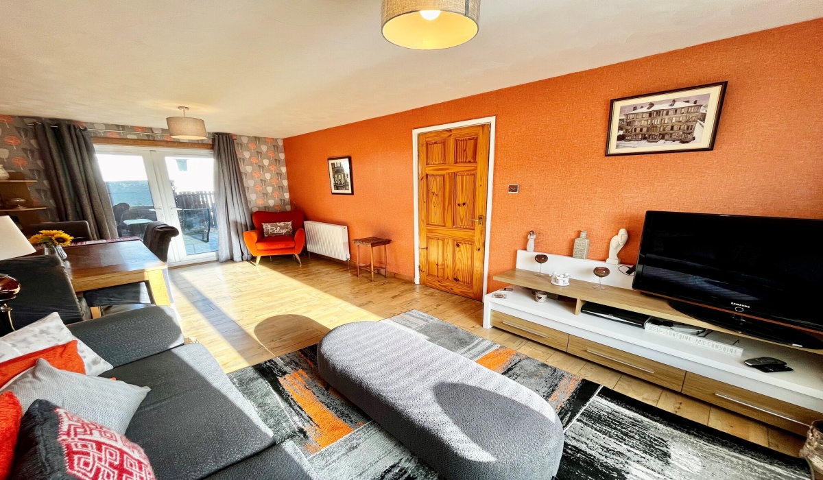 230 Norman Rise, Livingston, 2 Bedrooms Bedrooms, ,1 BathroomBathrooms,Mid Terraced Villa,For Sale,Norman Rise,1500