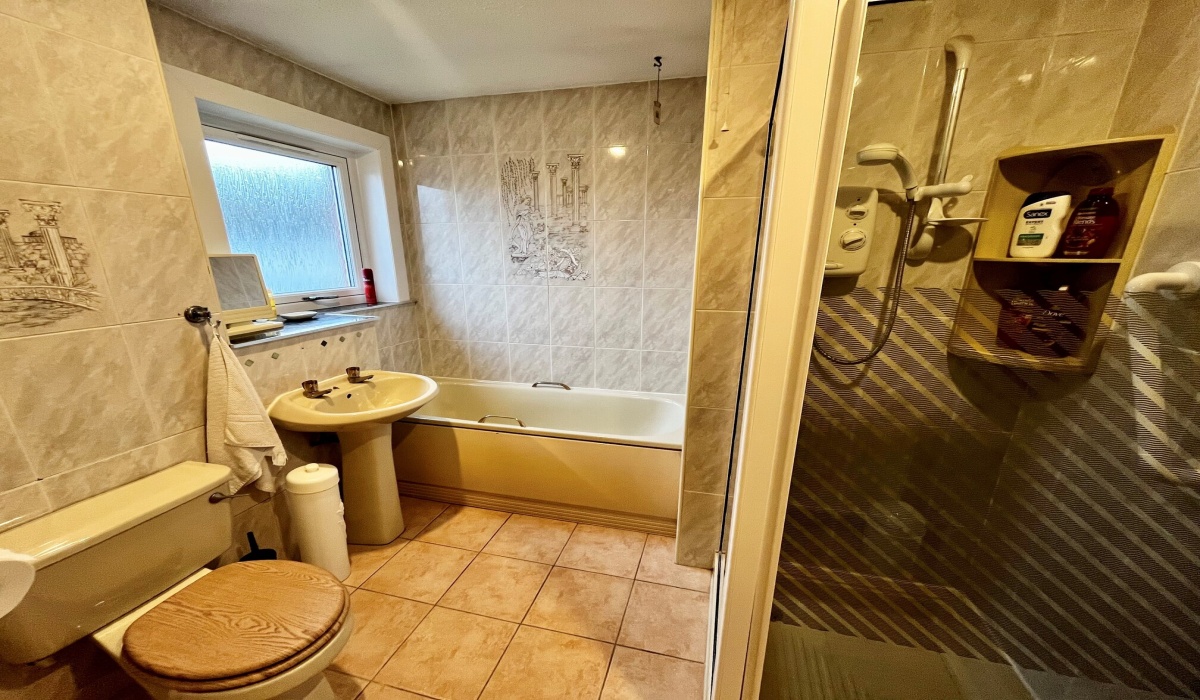 48 Strowan Road, Grangemouth, FK3 9HF, 3 Bedrooms Bedrooms, ,1 BathroomBathrooms,Terraced,For Sale,48 Strowan Road, Grangemouth, FK3 9HF,1501