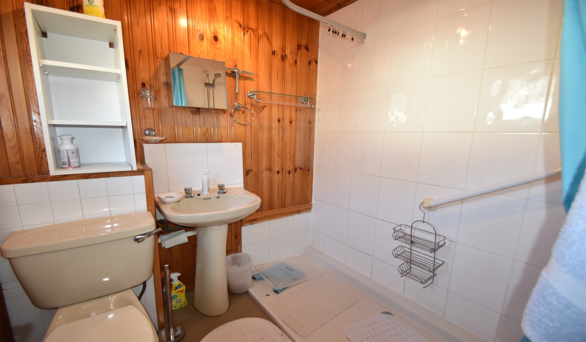 13 Quebec Avenue, Howden, Livingston, EH54 6BT, 3 Bedrooms Bedrooms, ,1 BathroomBathrooms,Terraced,For Sale,13 Quebec Avenue, Howden, Livingston, EH54 6BT,1502