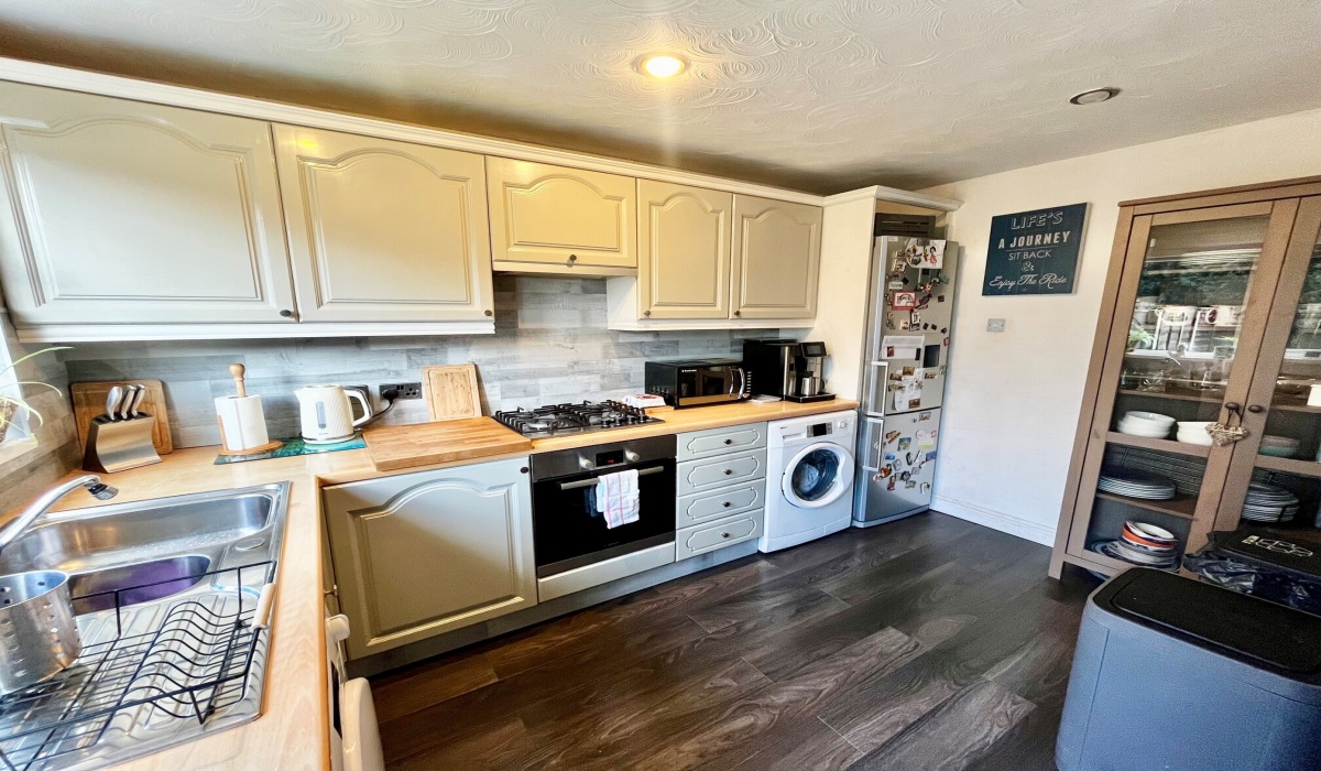 80 Staunton Rise, Livingston, 3 Bedrooms Bedrooms, ,2 BathroomsBathrooms,End Terraced Villa,For Sale,Staunton Rise,1503