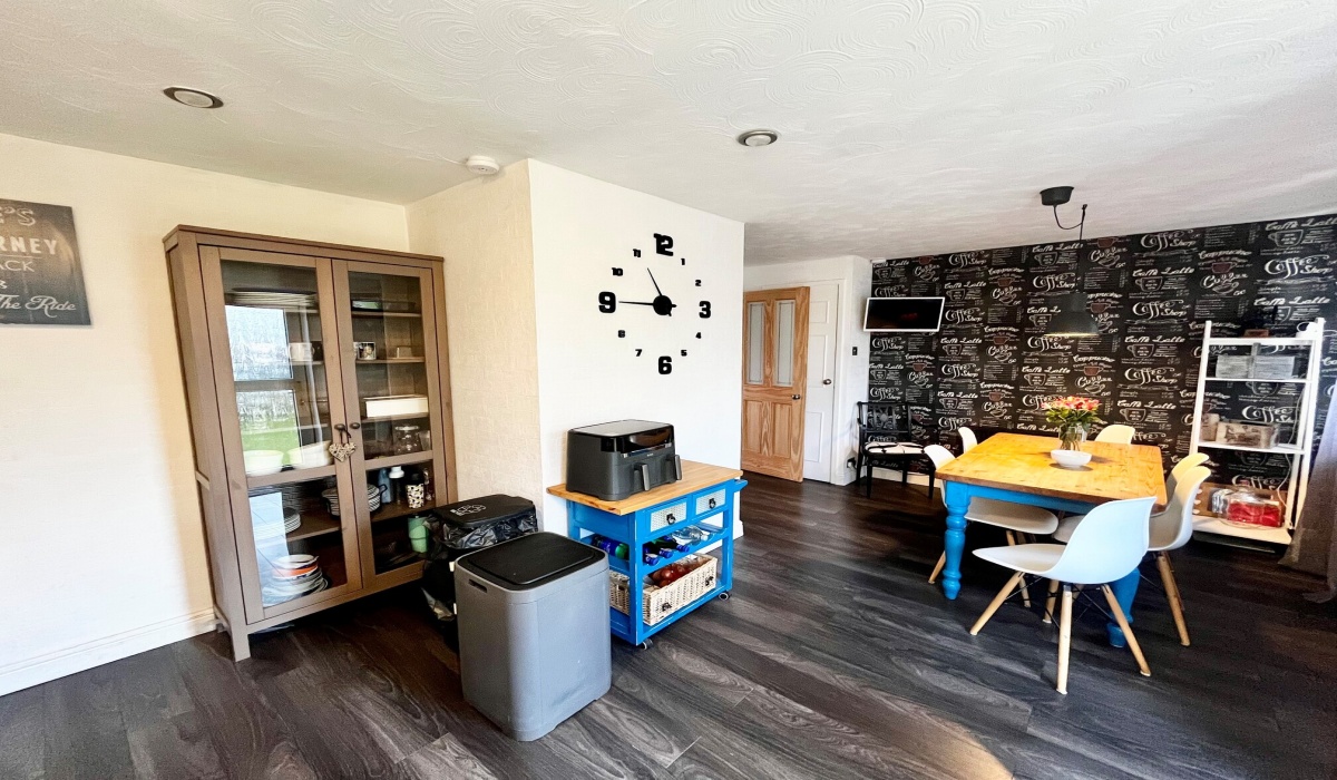 80 Staunton Rise, Livingston, 3 Bedrooms Bedrooms, ,2 BathroomsBathrooms,End Terraced Villa,For Sale,Staunton Rise,1503