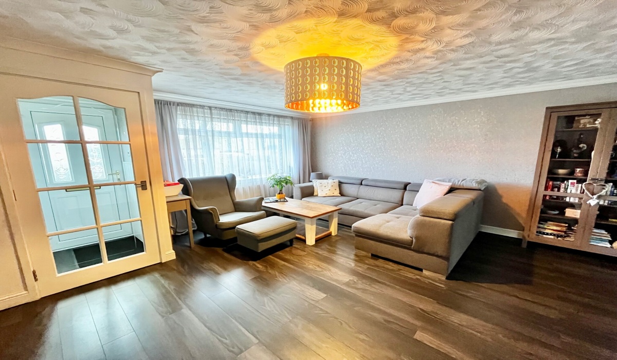 80 Staunton Rise, Livingston, 3 Bedrooms Bedrooms, ,2 BathroomsBathrooms,End Terraced Villa,For Sale,Staunton Rise,1503