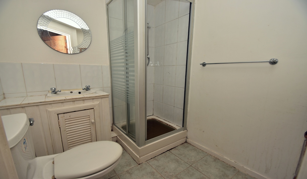 76 Onslow Street, Livingston, 4 Bedrooms Bedrooms, ,2 BathroomsBathrooms,Mid Terraced Villa,For Sale,Onslow Street,1505