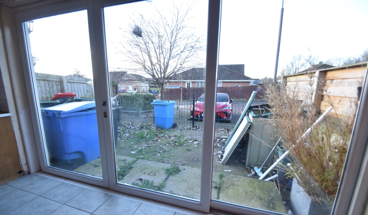 76 Onslow Street, Livingston, 4 Bedrooms Bedrooms, ,2 BathroomsBathrooms,Mid Terraced Villa,For Sale,Onslow Street,1505