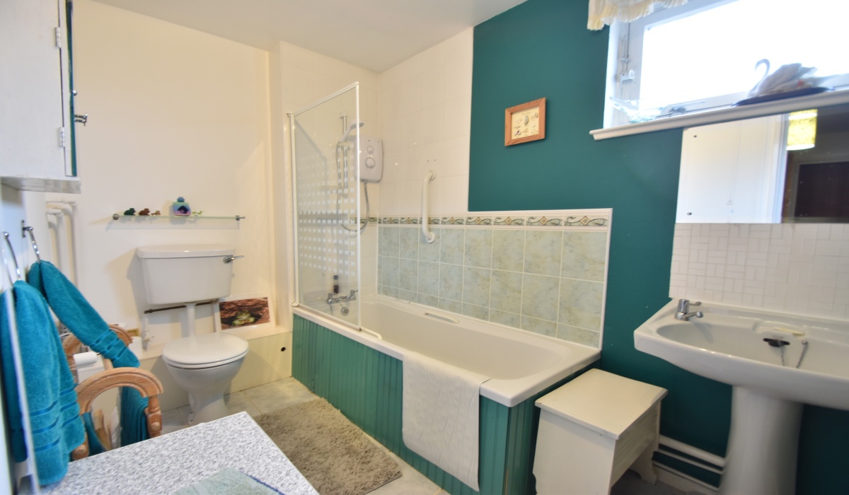 77 Ambrose Rise, Dedgridge, Livingston, EH54 6JU, 5 Bedrooms Bedrooms, ,2 BathroomsBathrooms,Mid Terraced Villa,For Sale,77 Ambrose Rise, Dedgridge, Livingston, EH54 6JU,1507