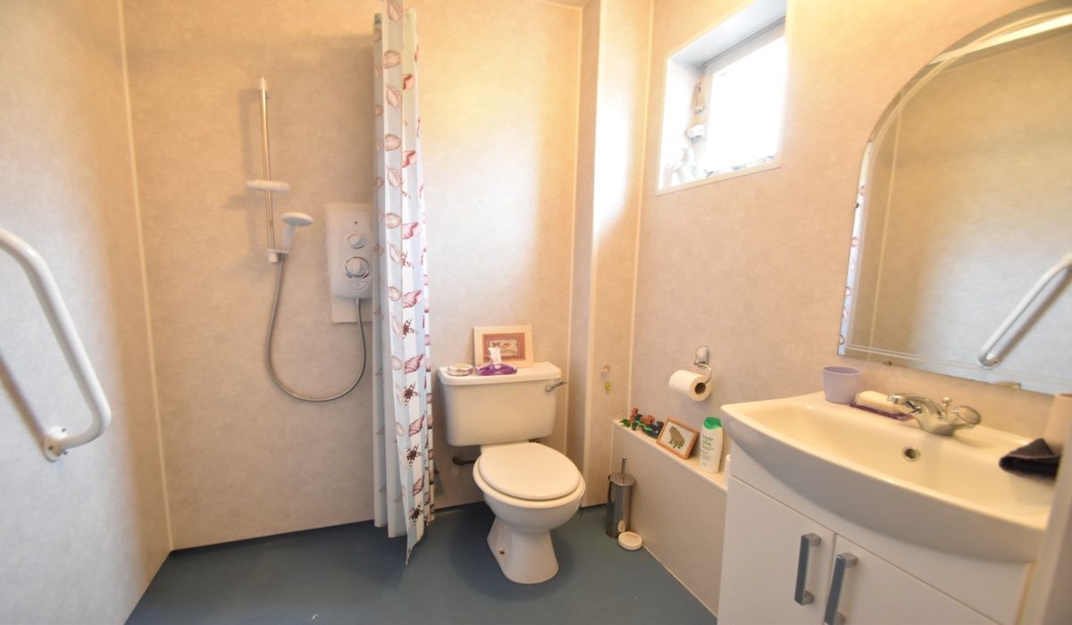 77 Ambrose Rise, Dedgridge, Livingston, EH54 6JU, 5 Bedrooms Bedrooms, ,2 BathroomsBathrooms,Mid Terraced Villa,For Sale,77 Ambrose Rise, Dedgridge, Livingston, EH54 6JU,1507