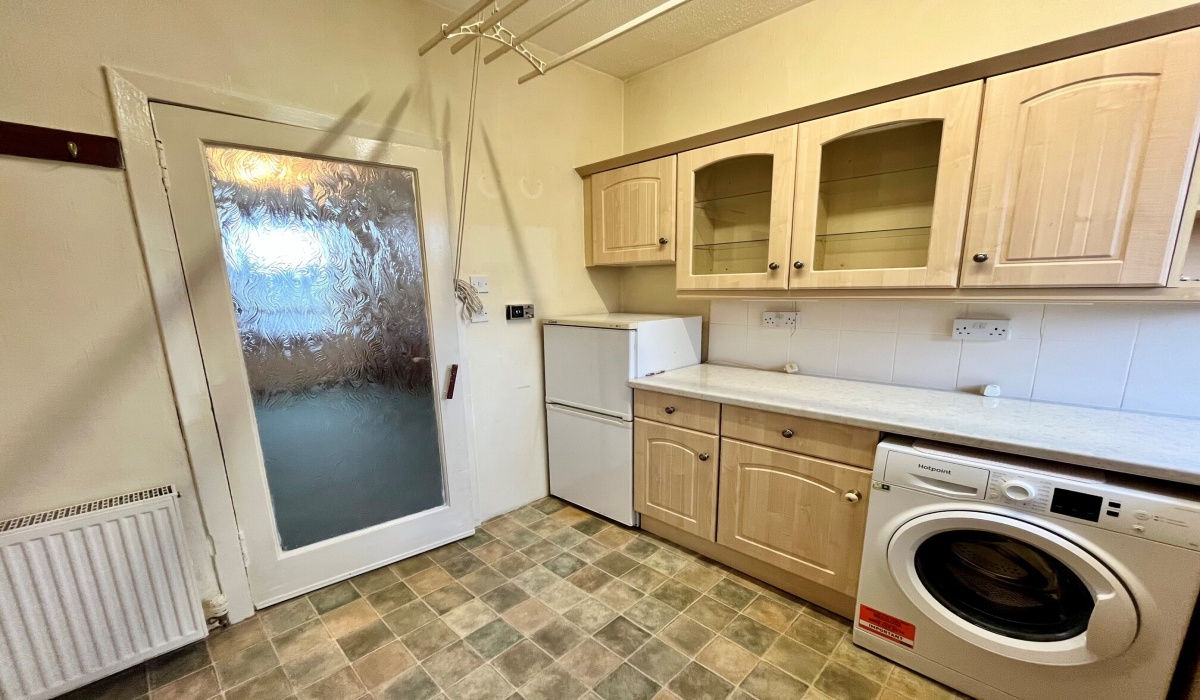 99 Parkhead Crescent, West Calder, 2 Bedrooms Bedrooms, ,Lower Flat,Under offer,Parkhead Crescent,1531