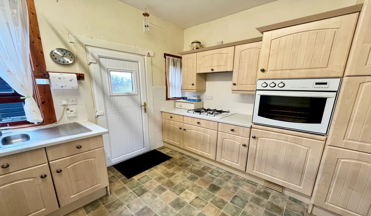 99 Parkhead Crescent, West Calder, 2 Bedrooms Bedrooms, ,Lower Flat,Under offer,Parkhead Crescent,1531