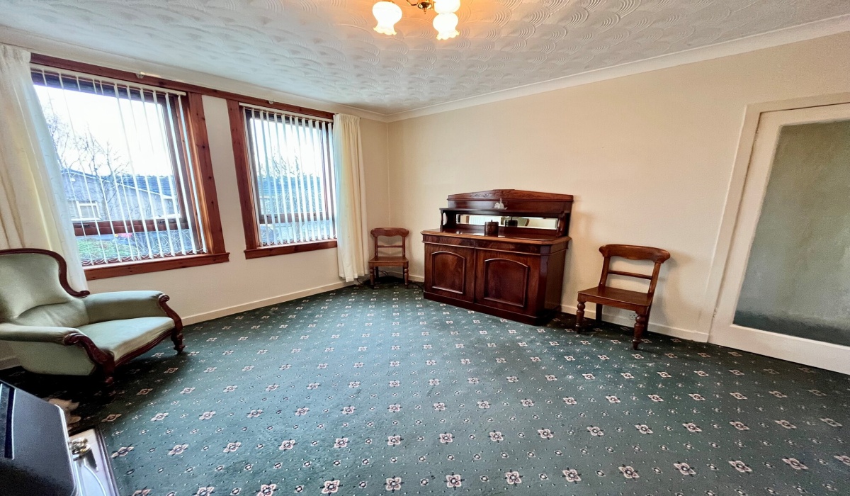 99 Parkhead Crescent, West Calder, 2 Bedrooms Bedrooms, ,Lower Flat,Under offer,Parkhead Crescent,1531