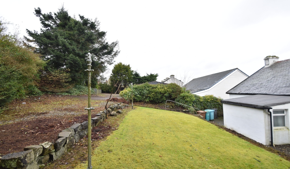 15 Edinburgh Road, Harthill, ML7 5NS, 3 Bedrooms Bedrooms, ,2 BathroomsBathrooms,Detached Bungalow,Under offer,15 Edinburgh Road, Harthill, ML7 5NS,1534