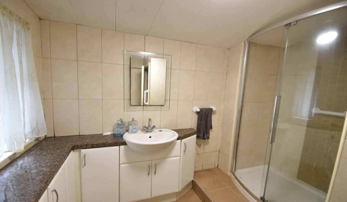 15 Edinburgh Road, Harthill, ML7 5NS, 3 Bedrooms Bedrooms, ,2 BathroomsBathrooms,Detached Bungalow,Under offer,15 Edinburgh Road, Harthill, ML7 5NS,1534