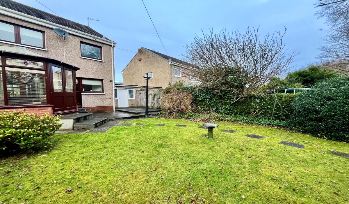16 Parkview Drive, Stepps, Glasgow, G33 6DL, 3 Bedrooms Bedrooms, ,1 BathroomBathrooms,Semi Detached Villa,Under offer,16 Parkview Drive, Stepps, Glasgow, G33 6DL,1537