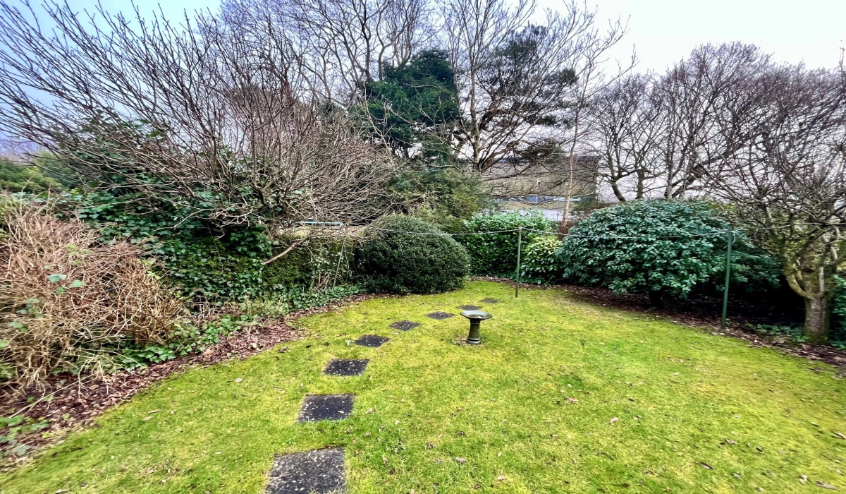 16 Parkview Drive, Stepps, Glasgow, G33 6DL, 3 Bedrooms Bedrooms, ,1 BathroomBathrooms,Semi Detached Villa,Under offer,16 Parkview Drive, Stepps, Glasgow, G33 6DL,1537