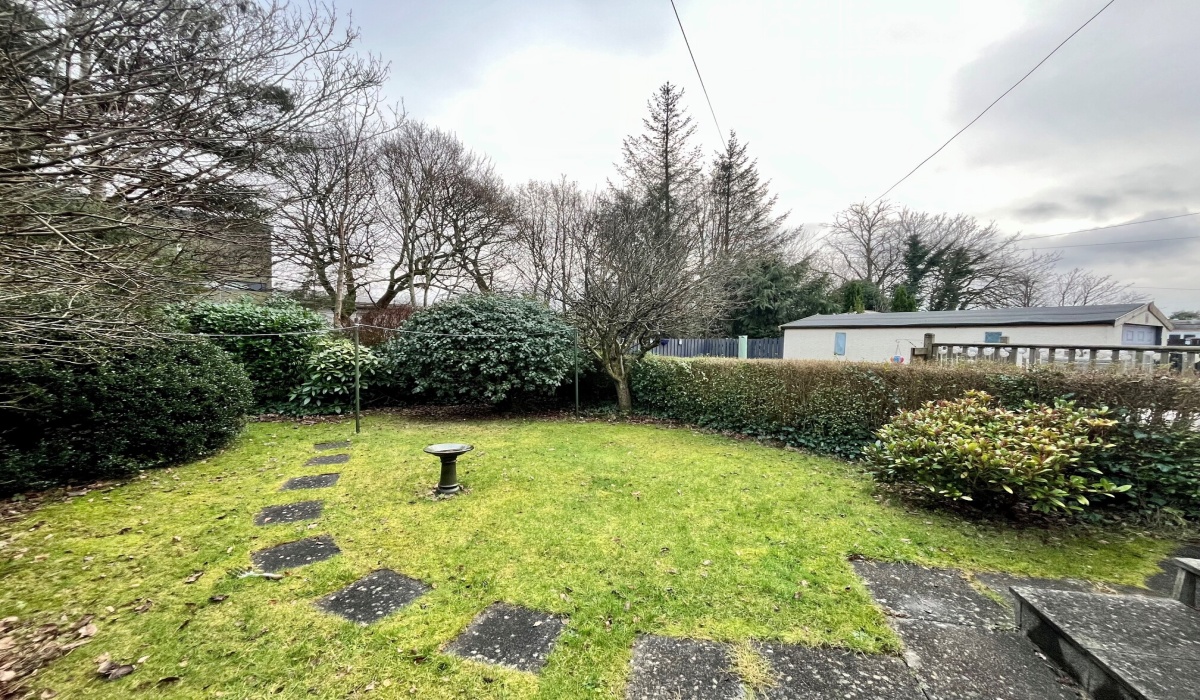 16 Parkview Drive, Stepps, Glasgow, G33 6DL, 3 Bedrooms Bedrooms, ,1 BathroomBathrooms,Semi Detached Villa,Under offer,16 Parkview Drive, Stepps, Glasgow, G33 6DL,1537