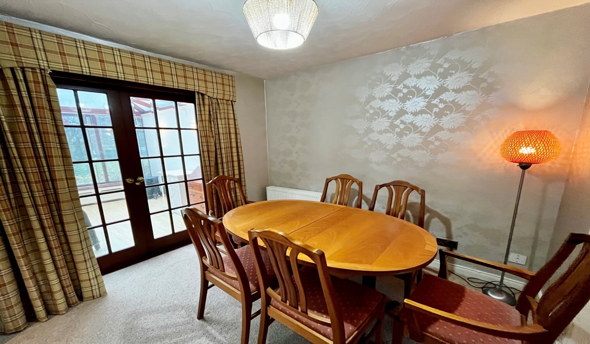 16 Parkview Drive, Stepps, Glasgow, G33 6DL, 3 Bedrooms Bedrooms, ,1 BathroomBathrooms,Semi Detached Villa,Under offer,16 Parkview Drive, Stepps, Glasgow, G33 6DL,1537