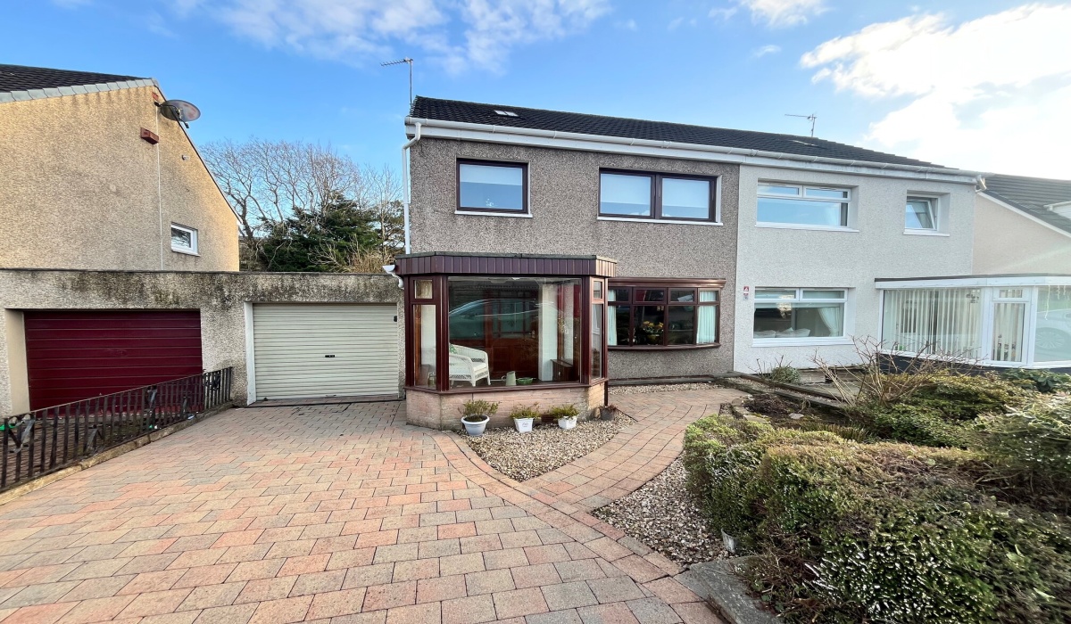 16 Parkview Drive, Stepps, Glasgow, G33 6DL, 3 Bedrooms Bedrooms, ,1 BathroomBathrooms,Semi Detached Villa,Under offer,16 Parkview Drive, Stepps, Glasgow, G33 6DL,1537