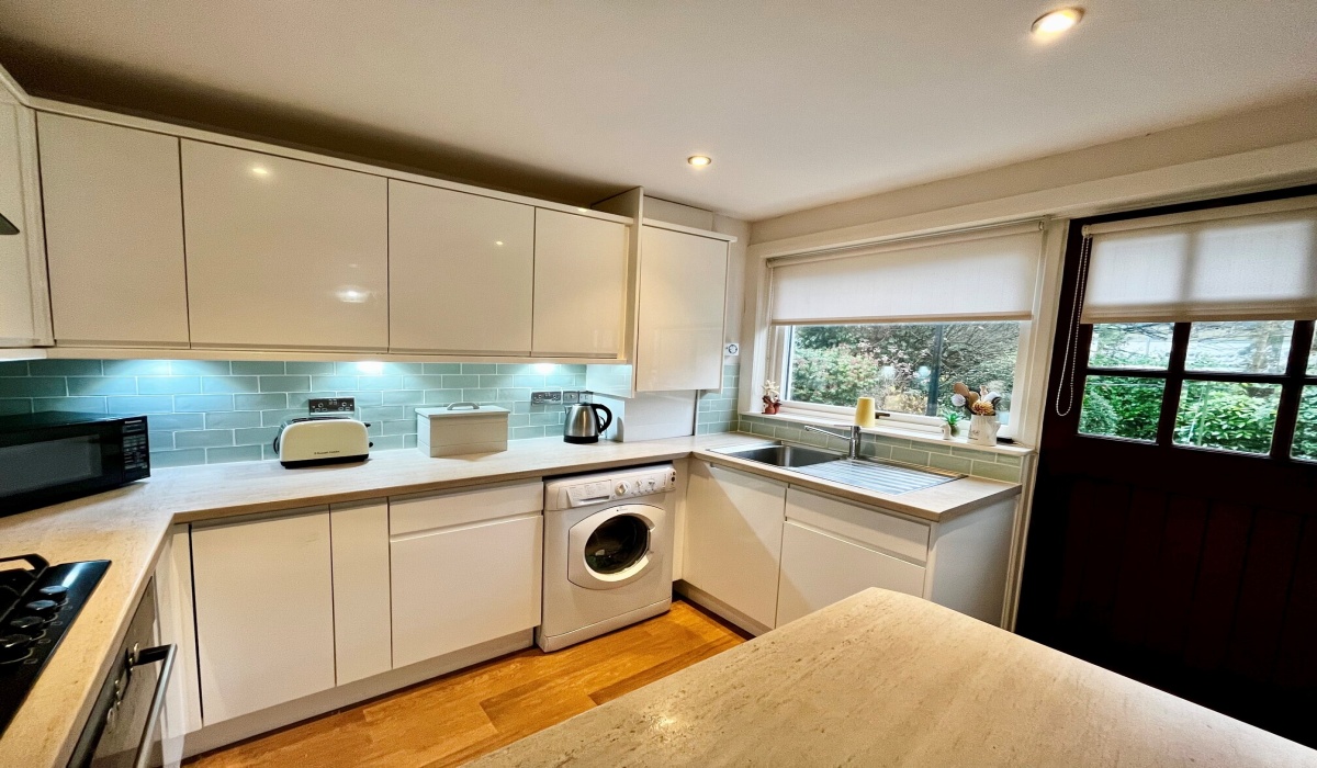 16 Parkview Drive, Stepps, Glasgow, G33 6DL, 3 Bedrooms Bedrooms, ,1 BathroomBathrooms,Semi Detached Villa,Under offer,16 Parkview Drive, Stepps, Glasgow, G33 6DL,1537