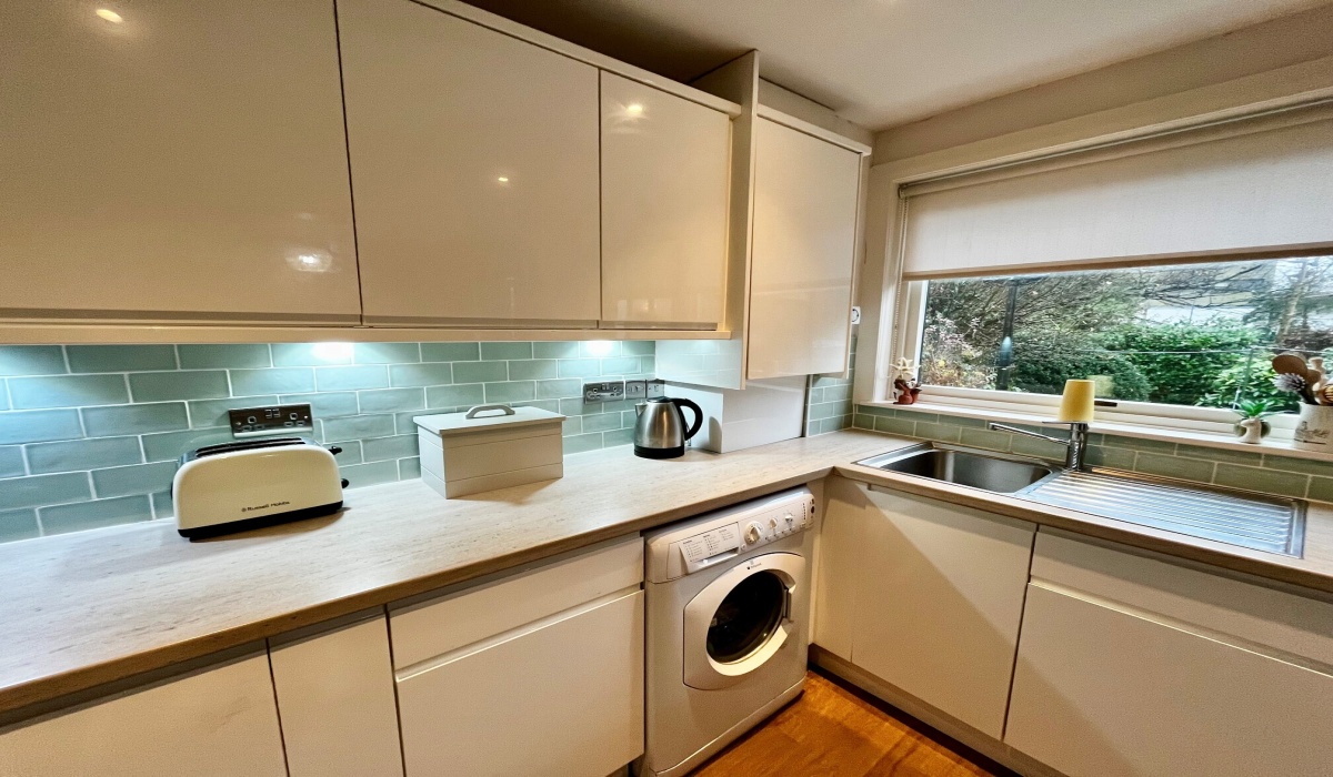 16 Parkview Drive, Stepps, Glasgow, G33 6DL, 3 Bedrooms Bedrooms, ,1 BathroomBathrooms,Semi Detached Villa,Under offer,16 Parkview Drive, Stepps, Glasgow, G33 6DL,1537