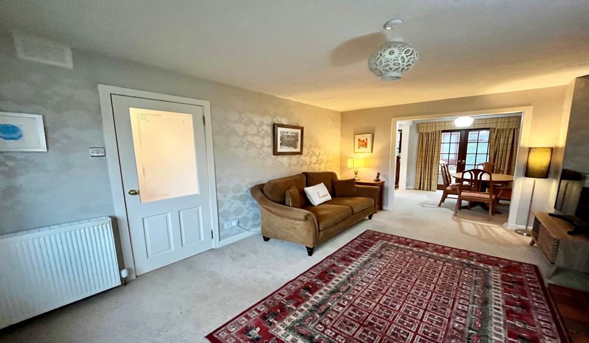 16 Parkview Drive, Stepps, Glasgow, G33 6DL, 3 Bedrooms Bedrooms, ,1 BathroomBathrooms,Semi Detached Villa,Under offer,16 Parkview Drive, Stepps, Glasgow, G33 6DL,1537