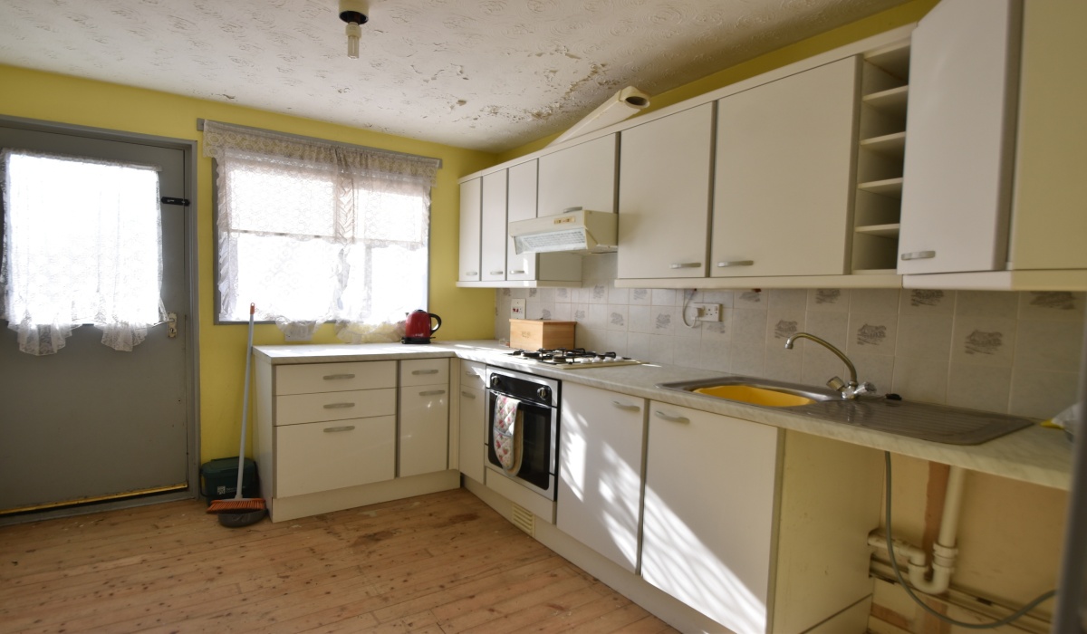 175 Clement Rise, Livingston, 3 Bedrooms Bedrooms, ,2 BathroomsBathrooms,End Terraced Villa,Under offer,Clement Rise,1539