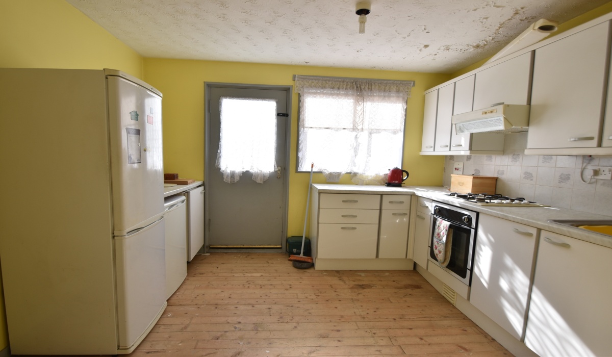 175 Clement Rise, Livingston, 3 Bedrooms Bedrooms, ,2 BathroomsBathrooms,End Terraced Villa,Under offer,Clement Rise,1539