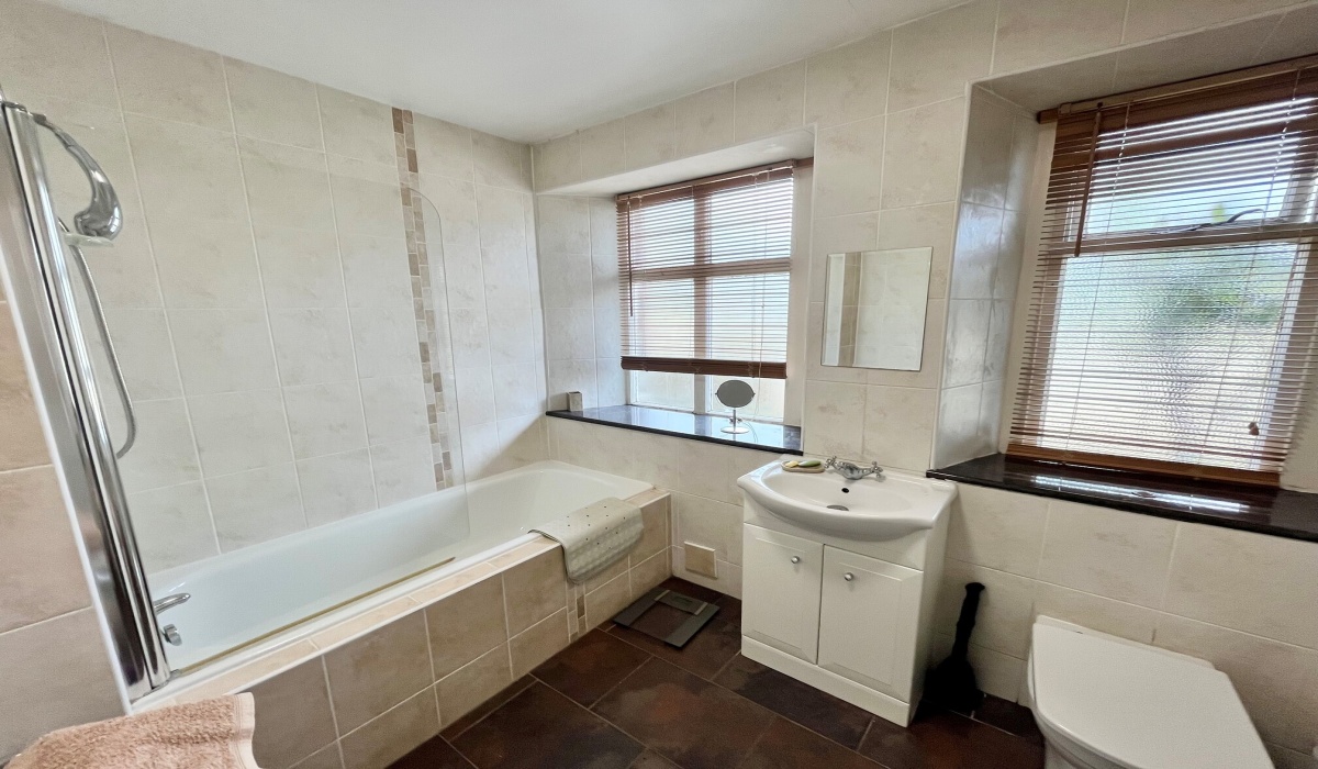 6 Hope Cottages, Bo'ness, 2 Bedrooms Bedrooms, ,2 BathroomsBathrooms,Cottage,For Sale,Hope Cottages,1550