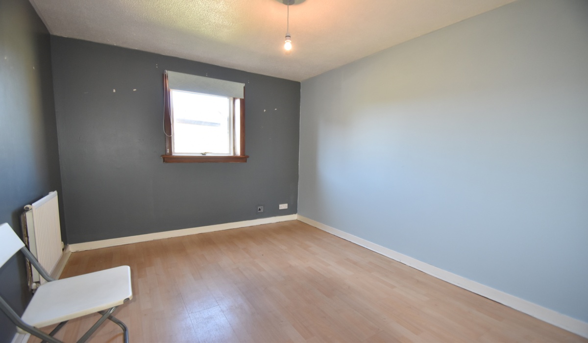 32 Young Crescent, Bathgate, EH48 2SL, 1 Bedroom Bedrooms, ,1 BathroomBathrooms,Lower Flat,For Sale,32 Young Crescent, Bathgate, EH48 2SL,1555